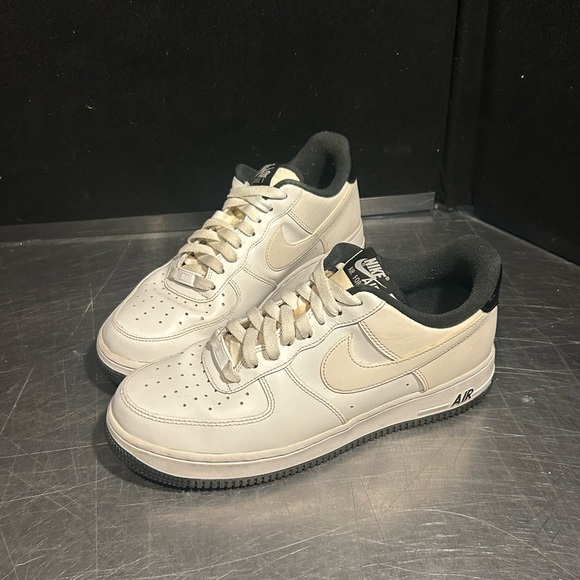 Nike Air Force 1 Size 8 Men - Picture 1 of 10